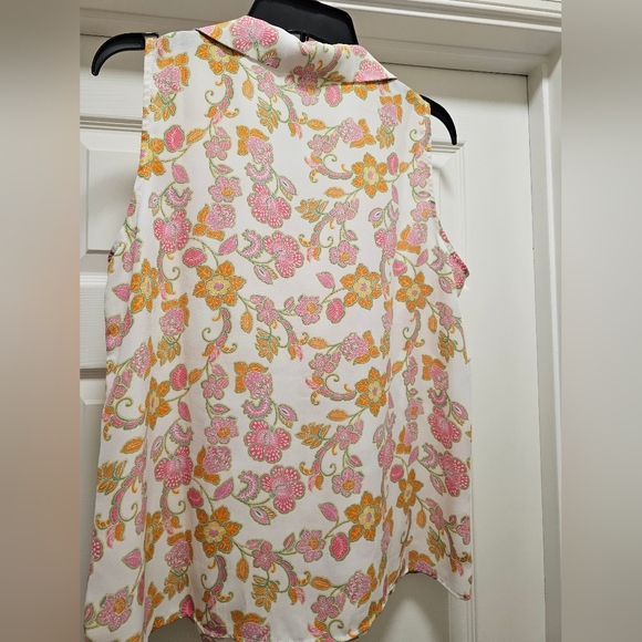Sleeveless Floral Top. Size M. - Picture 5 of 6